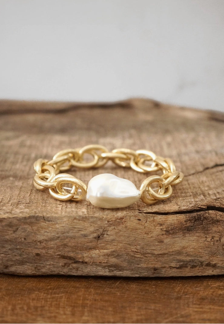 Chunky chain with large pearl bracelet