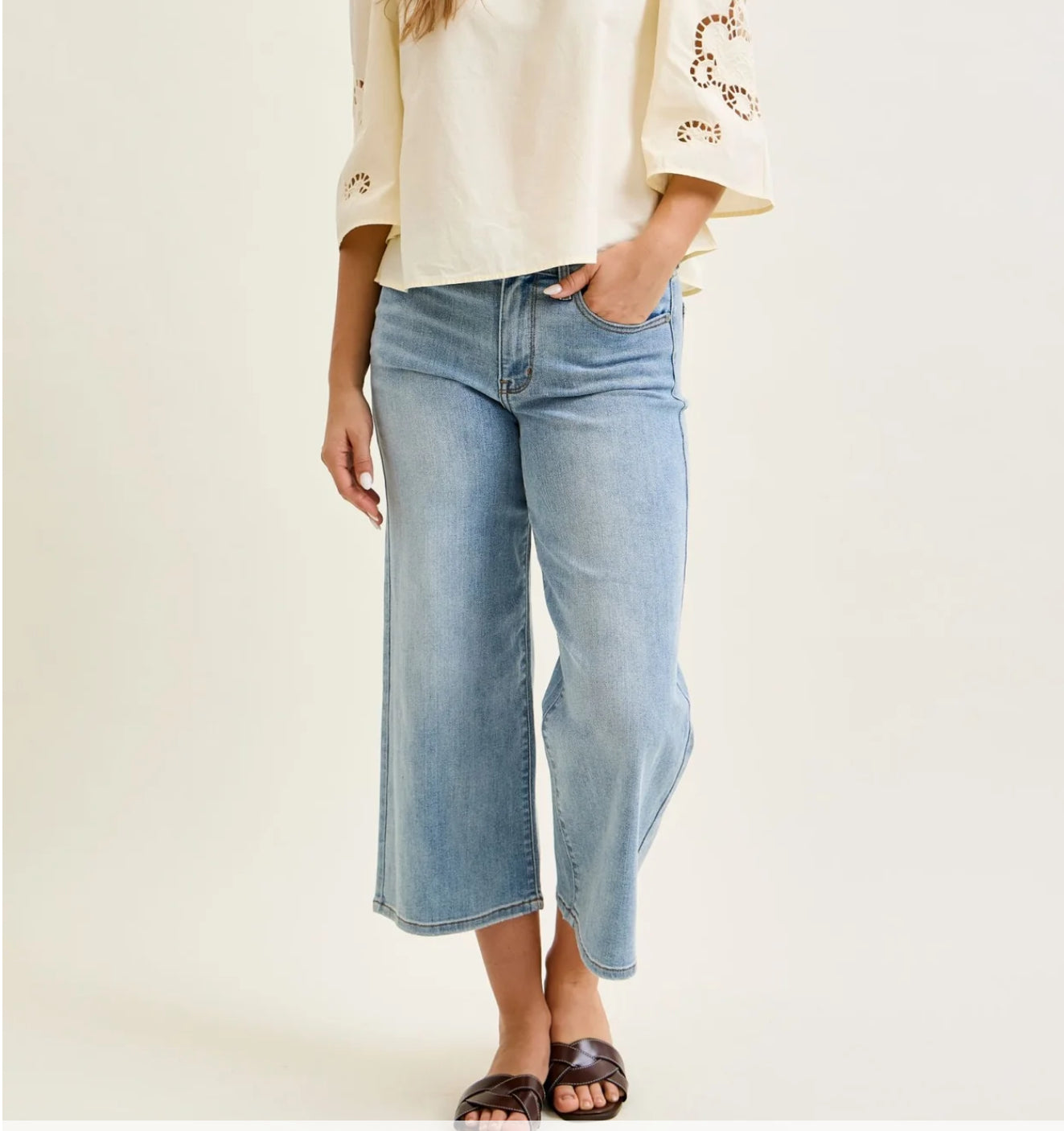 Judy Blue Mid Rise Cropped
