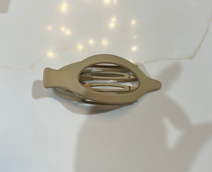 Oval Flat Hair Clip for Women, Strong Grip