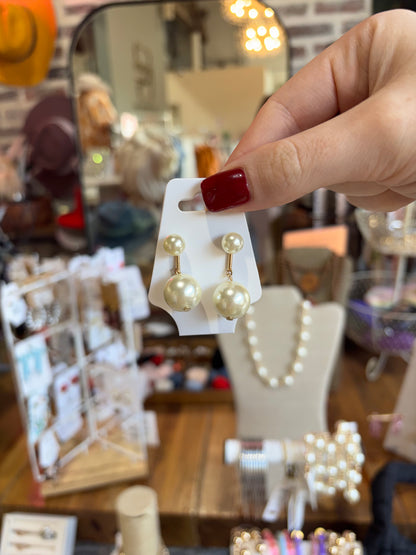 Earrings w/ Two Pearls