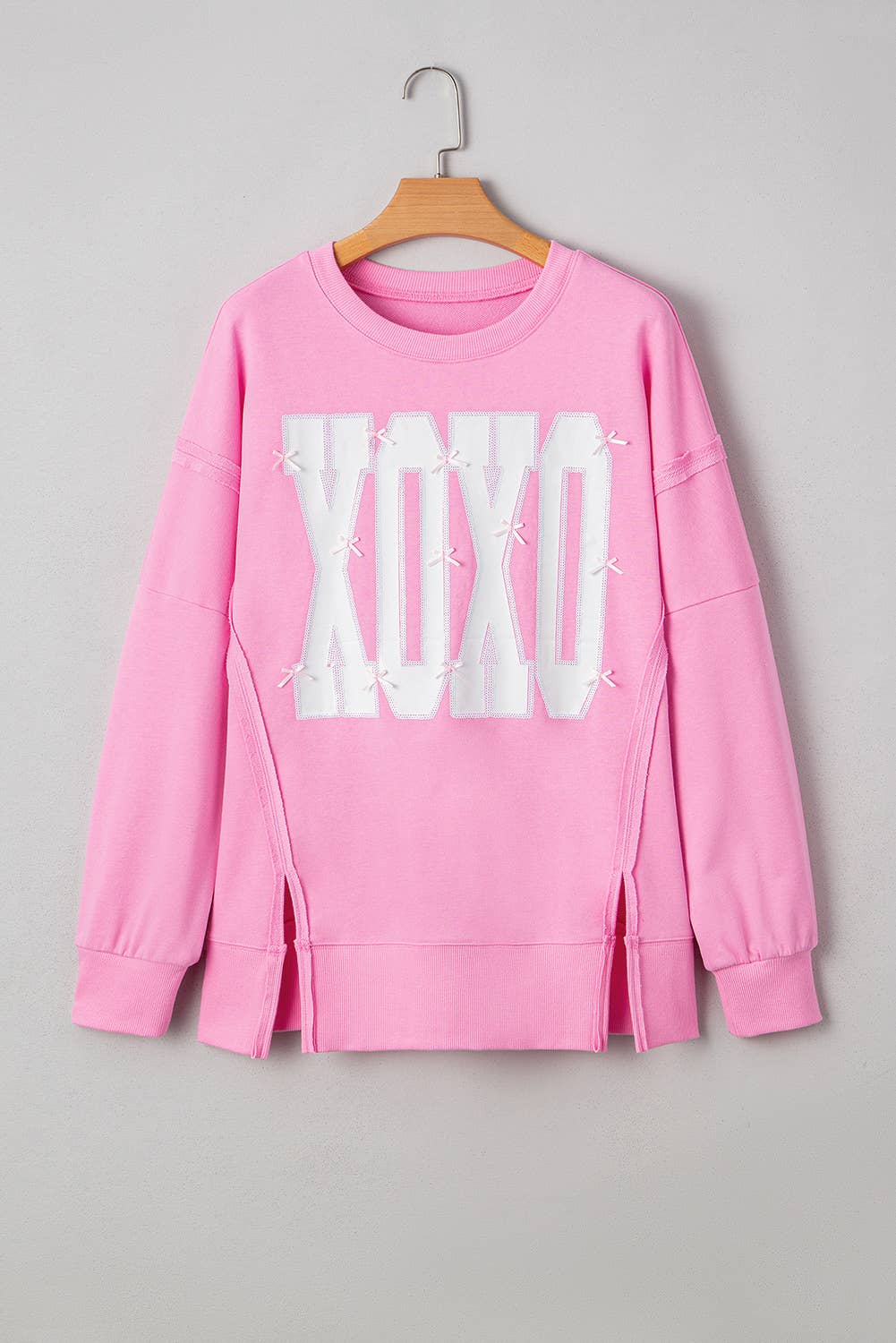 Bow Sequin XOXO Graphic Baggy Sweatshirt