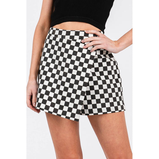 GAME DAY CHECKERED OVERLAY WRAP FRONT MINI SKORT: BLACK / S-M-L(2-2-2)