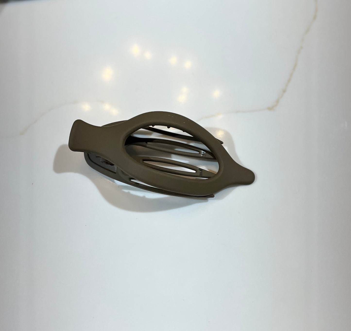 Oval Flat Hair Clip for Women, Strong Grip