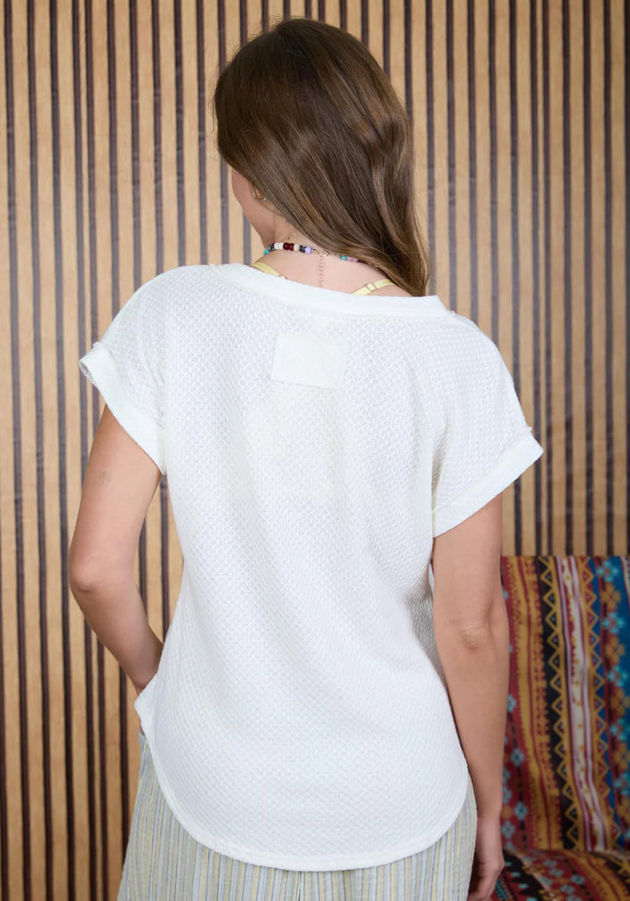 V NECK SHORT SLEEVE TEXTURED KNIT TOP