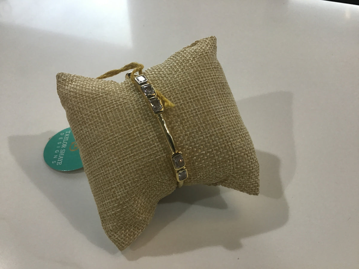 Lucky gal gold bracelet