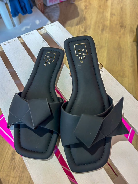 Diana 001 Black